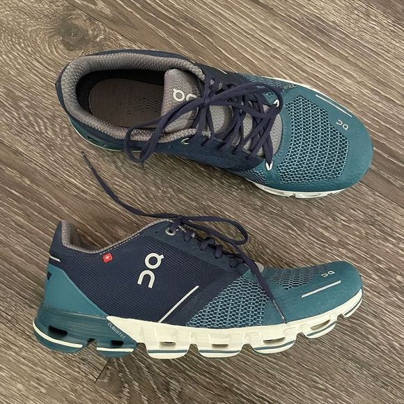 On Running Shoes - On running cloudflyer